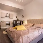 Seven Home